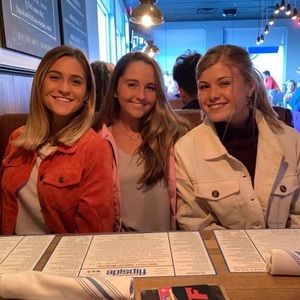 Meet your Posher, Carleigh